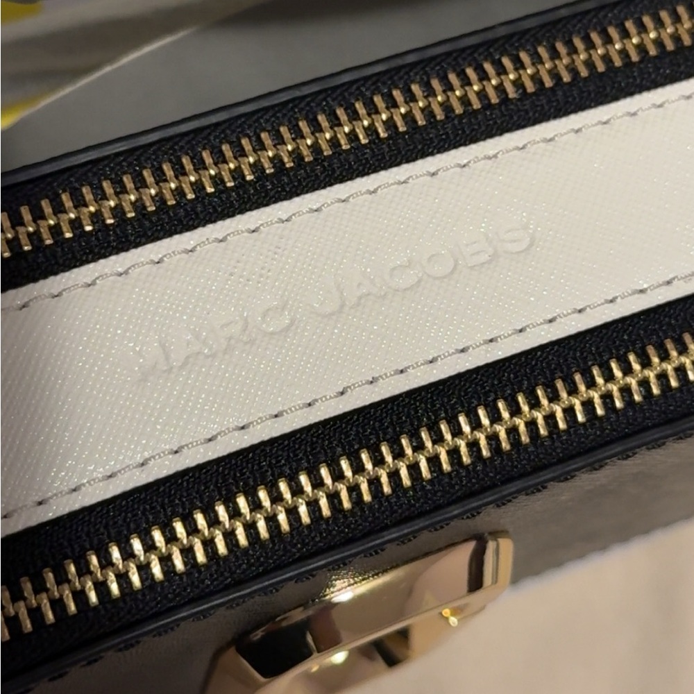 Marc Jacobs The Snapshot...$325 in store/online - Picture 15 of 17
